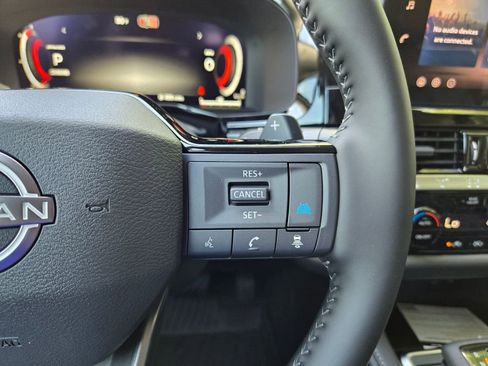 New 2026 Nissan Pathfinder SL w/ SL Premium Package FWD image 19