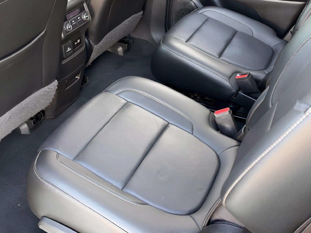 Used 2020 GMC Acadia SLT FWD image 16