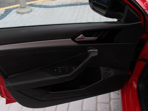 Used 2021 Volkswagen Jetta R-Line image 12