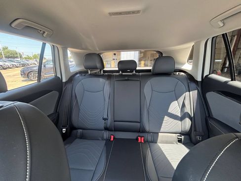 Used 2026 Volkswagen Tiguan SE AWD/4WD image 39