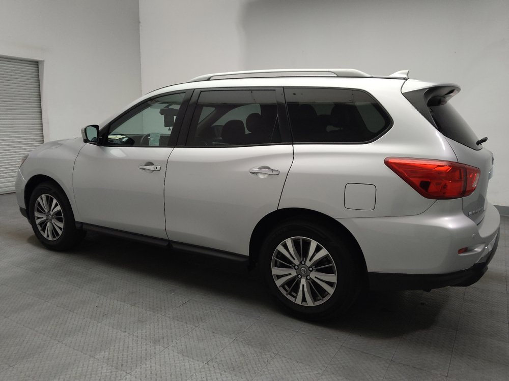 Used 2019 Nissan Pathfinder SL FWD image 3