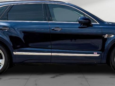 Used 2018 Bentley Bentayga image 3