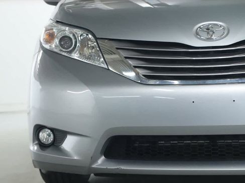 Used 2015 Toyota Sienna XLE Premium AWD/4WD image 6