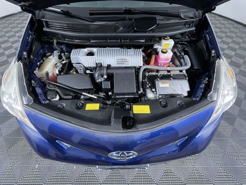 Used 2012 Toyota Prius V Three image 27