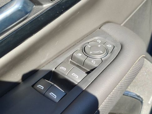 Used 2025 Chevrolet Tahoe Premier AWD/4WD image 15