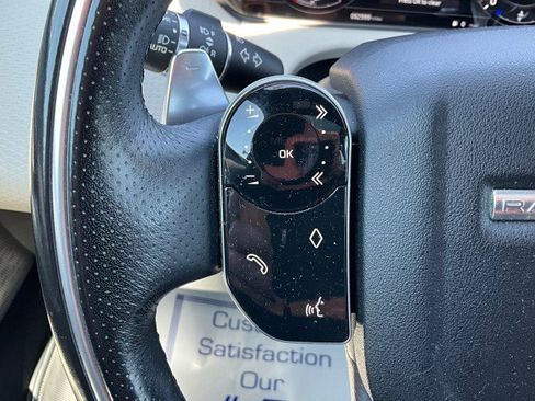 Used 2018 Land Rover Range Rover Velar R-Dynamic SE AWD/4WD image 13