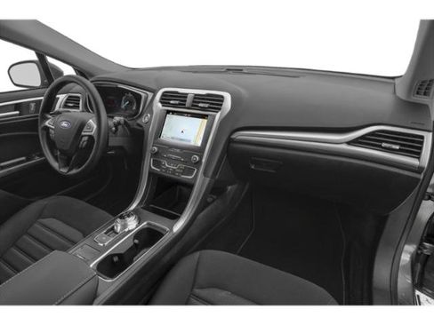 Used 2019 Ford Fusion SE FWD image 18