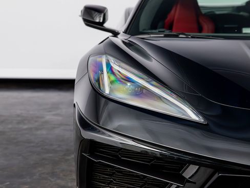 Used 2021 Chevrolet Corvette Stingray Coupe w/ 1LT RWD image 3