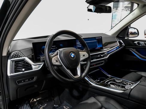 Used 2024 BMW X7 xDrive40i w/ Premium Package AWD/4WD image 5