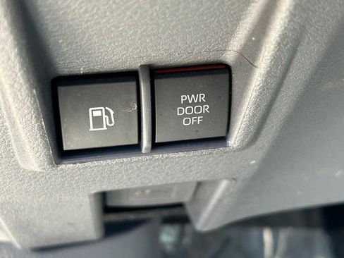 Certified 2024 Toyota Sienna XLE w/ XLE Plus Package image 30