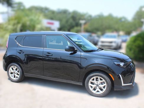 Certified 2024 Kia Soul LX w/ Option Group 015 FWD image 6