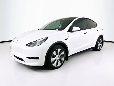 Used 2022 Tesla Model Y Long Range AWD/4WD image 3