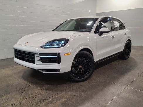 New 2026 Porsche Cayenne image 1