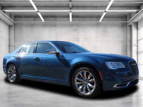 Used 2021 Chrysler 300 Touring w/ Chrome Appearance Package RWD image 1