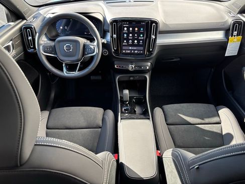New 2026 Volvo XC40 B5 Ultra w/ Climate Package AWD/4WD image 10