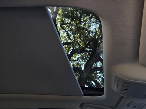 Used 2025 MAZDA CX-70 Plug-In Hybrid w/ Premium Pkg image 11