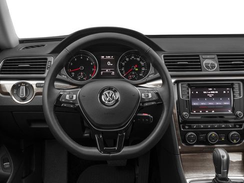 Used 2017 Volkswagen Passat 1.8T S FWD image 7