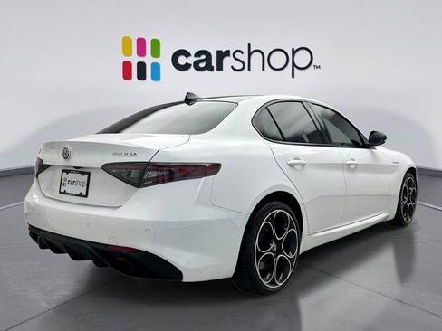 Used 2024 Alfa Romeo Giulia Veloce AWD/4WD image 5