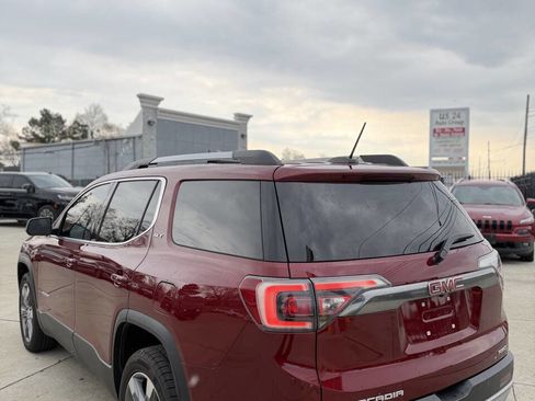 Used 2018 GMC Acadia SLT w/ LPO, Black Accent Package AWD/4WD image 5