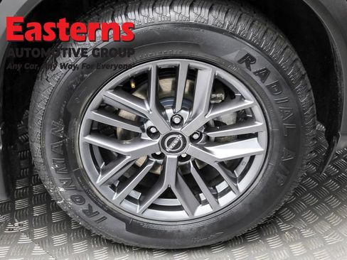 Used 2022 Nissan Rogue S image 28