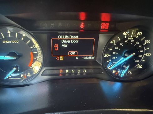 Used 2017 Ford Explorer FWD image 9