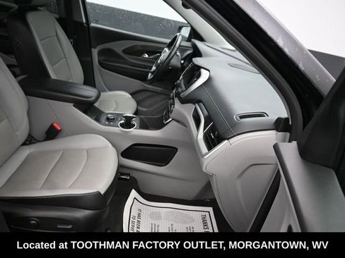 Used 2022 GMC Terrain SLT w/ Infotainment Package II AWD/4WD image 9