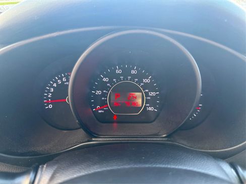 Used 2016 Kia Soul + FWD image 16