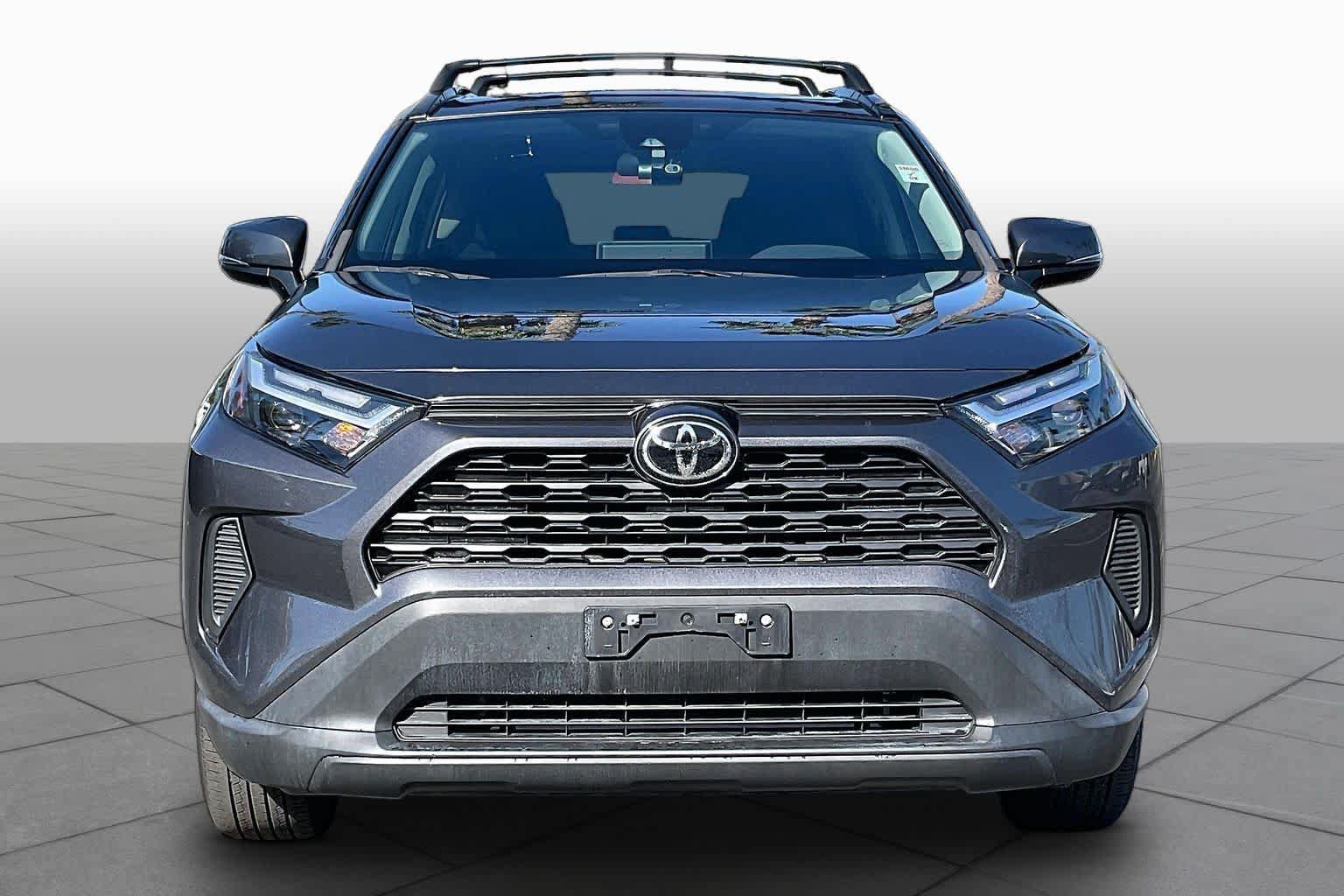 Certified 2022 Toyota RAV4 XLE w/ Convenience Package FWD image 3