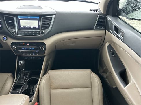 Used 2017 Hyundai Tucson Limited image 41