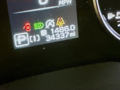 Used 2024 Subaru Crosstrek 2.0i Premium image 19