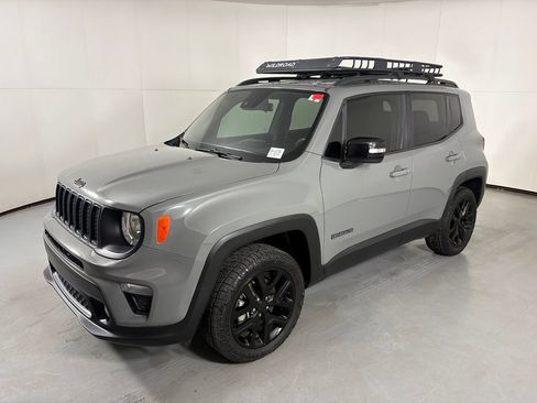 Used 2022 Jeep Renegade Altitude AWD/4WD image 4