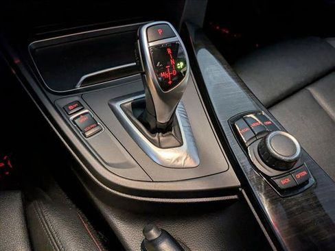 Used 2018 BMW 330i Sedan RWD image 13