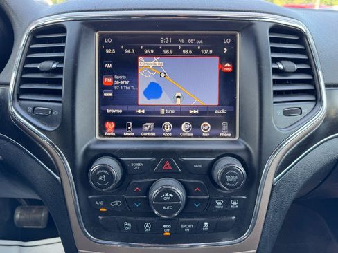 Used 2017 Jeep Grand Cherokee Limited AWD/4WD image 22