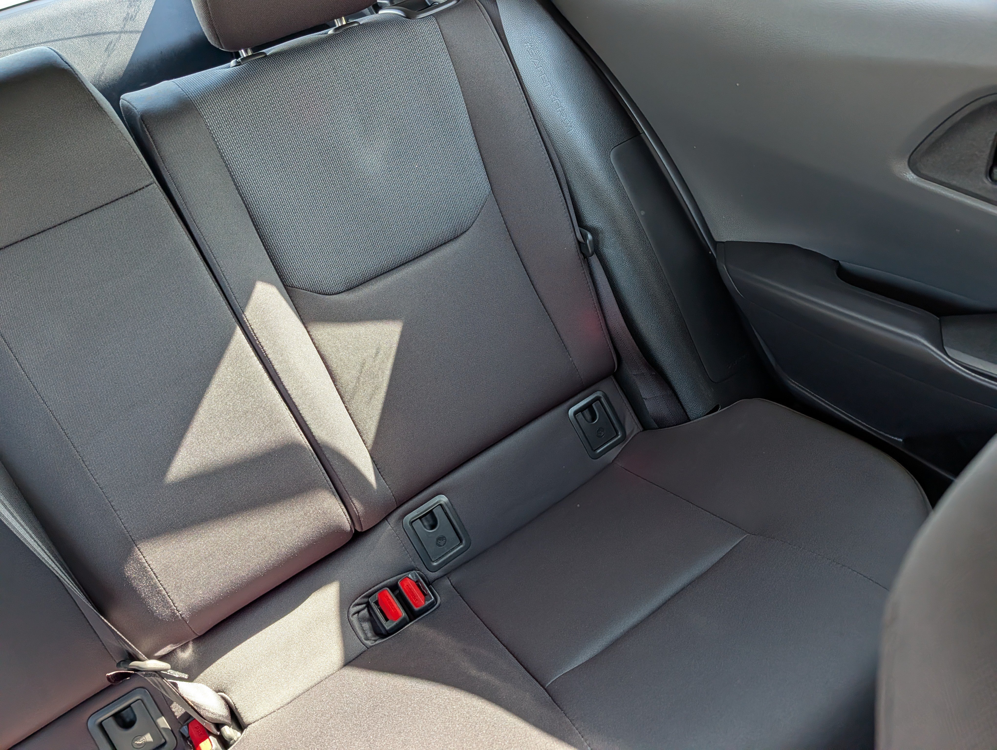 Used 2025 Toyota Prius LE AWD/4WD image 14