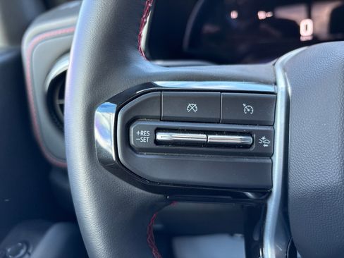 Used 2023 Chevrolet Colorado Z71 w/ Z71 Convenience Package 2 image 18