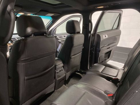 Used 2014 Ford Explorer XLT w/ Equipment Group 202A image 12