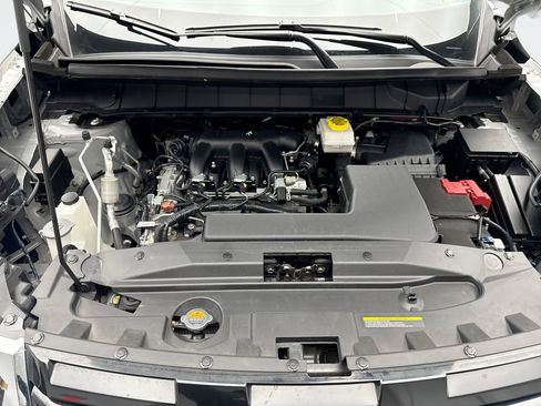 Used 2024 Nissan Pathfinder SV image 27