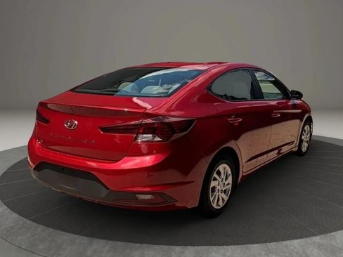 Used 2019 Hyundai Elantra SE FWD image 5