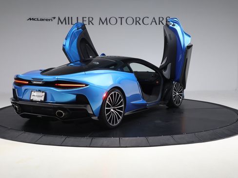 Used 2021 McLaren GT RWD image 18