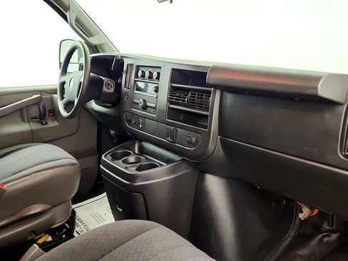 Used 2018 Chevrolet Express 2500 w/ Driver Convenience Package RWD image 28