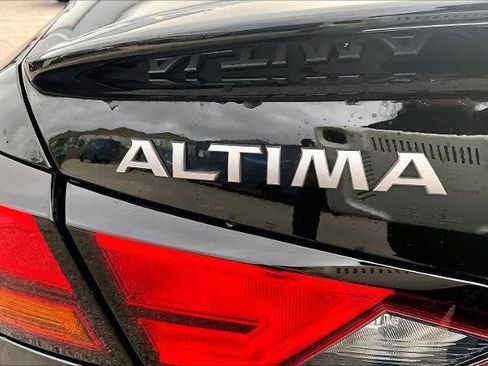 Certified 2023 Nissan Altima 2.0 SR image 9