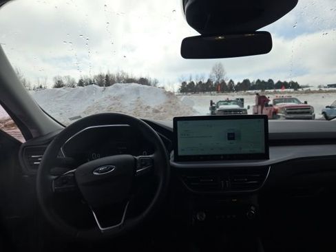 Used 2025 Ford Escape Platinum image 17