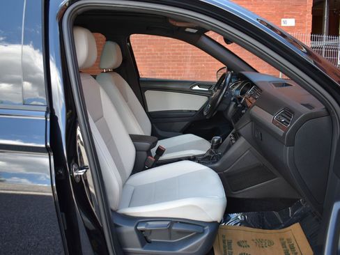 Used 2021 Volkswagen Tiguan SE R-Line AWD/4WD image 19