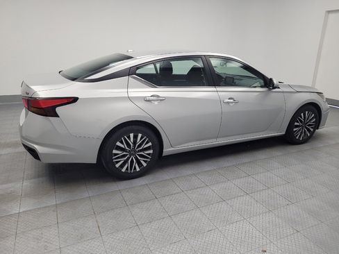 Used 2023 Nissan Altima 2.5 SV image 10