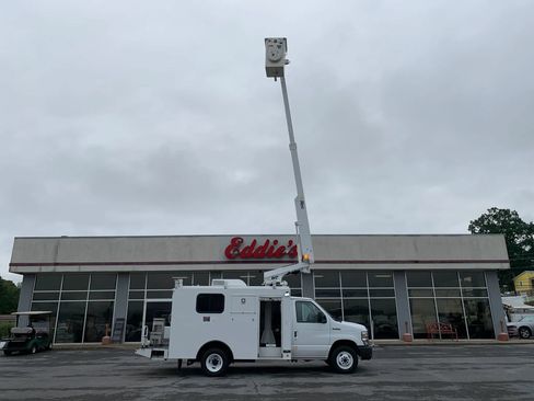 Used 2019 Ford E-350 and Econoline 350 Super Duty RWD image 42