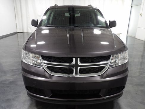 Used 2018 Dodge Journey SE image 2