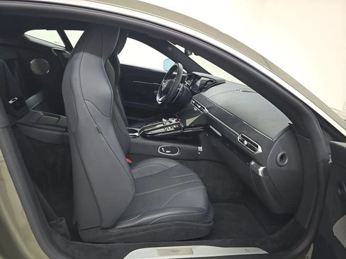 Used 2025 Aston Martin V8 Vantage Coupe RWD image 13