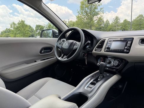 Used 2018 Honda HR-V LX image 20