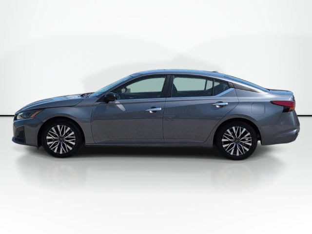 Used 2024 Nissan Altima 2.5 SV FWD image 10