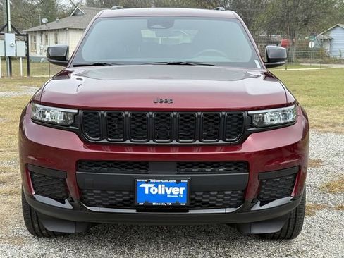 New 2025 Jeep Grand Cherokee L Altitude image 3